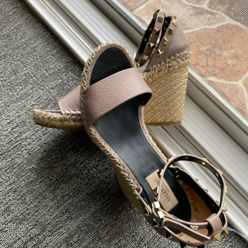 Valentino Garavani Blush Wedge Espadrilles - Picture 2 of 6